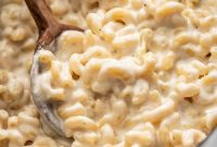 Creamy Slow Cooker Mac and Cheese with Cream Cheese