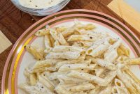 Creamy Garlic Sauce Recipe for Pasta, Chicken, and Veggies
