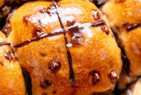 Decadent Chocolate Hot Cross Buns Recipe (Step-by-Step)