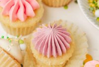 Vanilla Mini Cupcakes: Bite-Sized Sweet Treats You’ll Love