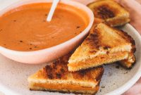 Creamy Vegan Tomato Soup Recipe with Simple Ingredients