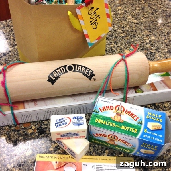 Rhubarb Pie Pops! Rhubarb Pie Pops!