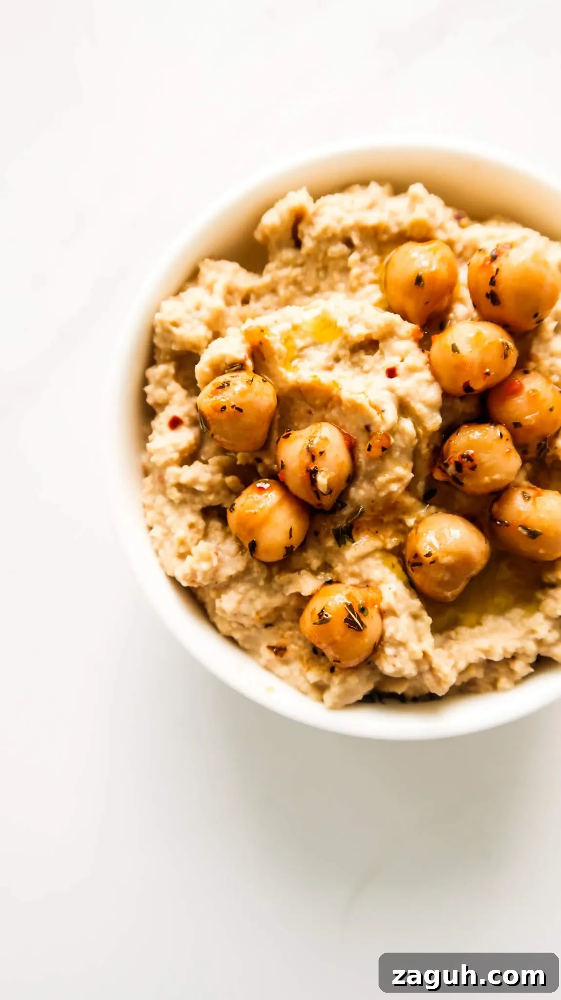 35 Simple Mediterranean Recipes You Can Make Tonight 14 The best hummus! This healthy hummus recipe is spicy, full of flavor and just the best snack, ingredient in dinner or lunch bowls or healthy wraps! Your dinner table needs this easy hummus recipe. It’s only 5 ingredients - chickpeas, tahini, garlic, crushed red pepper and lemon juice and it’s ready in 5 minutes.