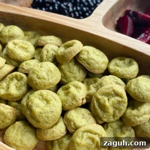 Spinach and Apple Baby Puffs: Nutritious Homemade Finger Food 12 Spinach banana puffs served with blackberries and cherries