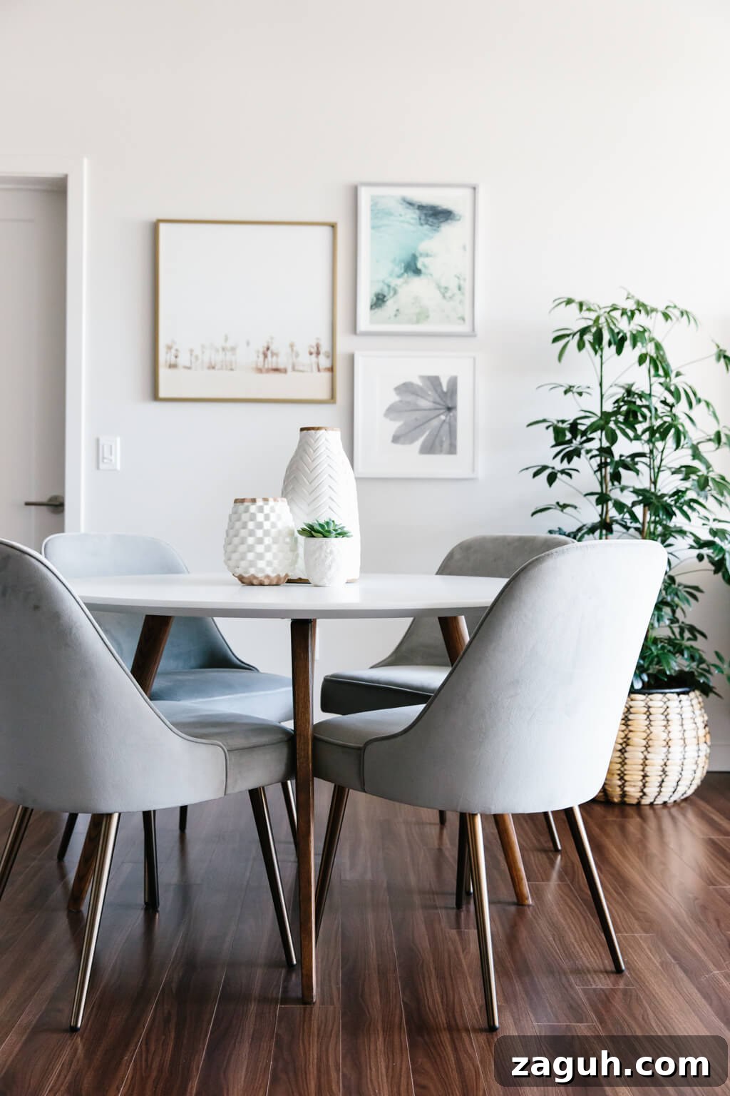 Take a tour of my modern and minimalist living room. My interior design style is a blend of minimalism, mid-century modern, Scandinavian and SoCal vibes. 