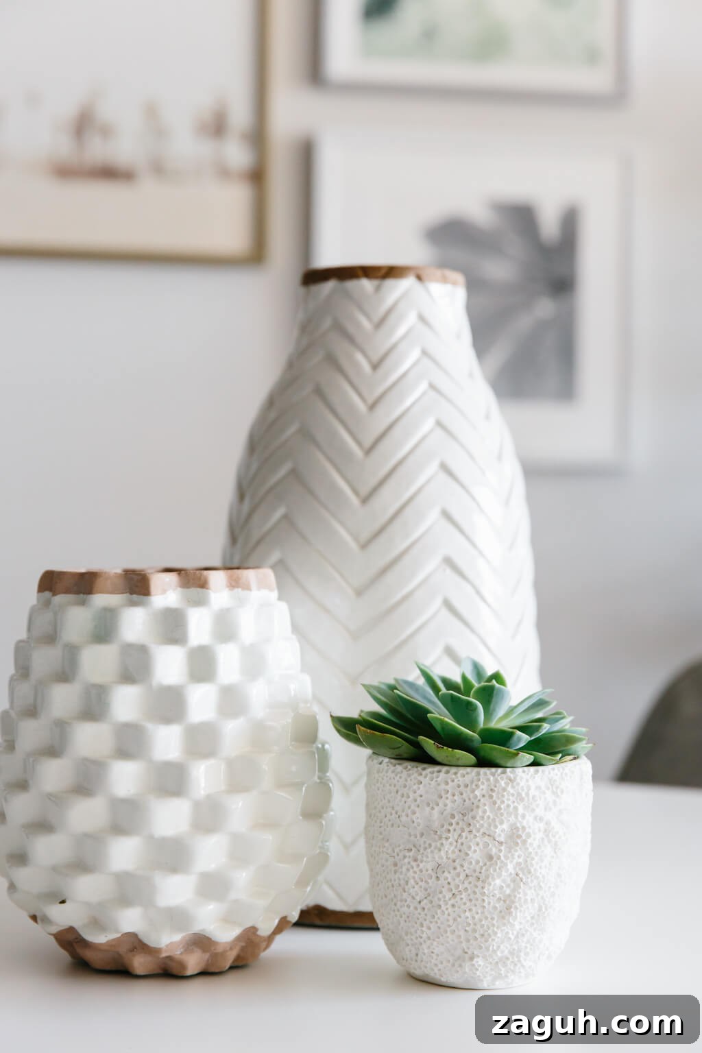 Take a tour of my modern and minimalist living room. My interior design style is a blend of minimalism, mid-century modern, Scandinavian and SoCal vibes. 