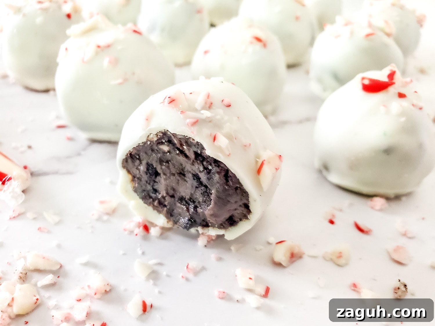 Peppermint Christmas Oreo Truffles — No-Bake Holiday Candy 11 img 3205 10