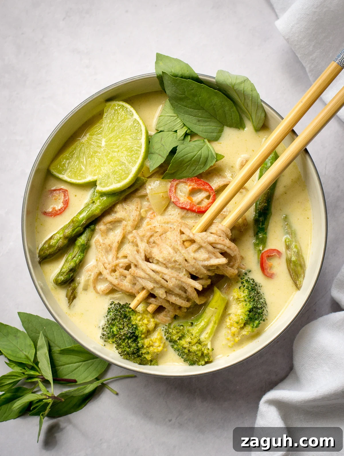 Thai Green Curry Noodles Recipe: Creamy Coconut & Veggies 7 thai green noodles
