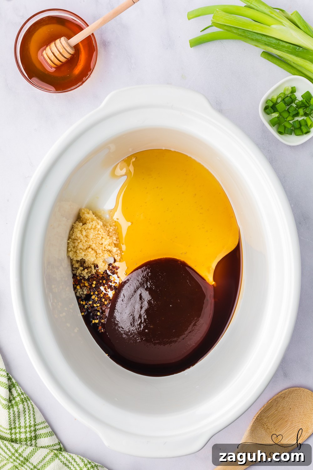 Slow Cooker Honey Garlic Chicken Recipe for Tender, Sticky Wings 5 Honey garlic sauce