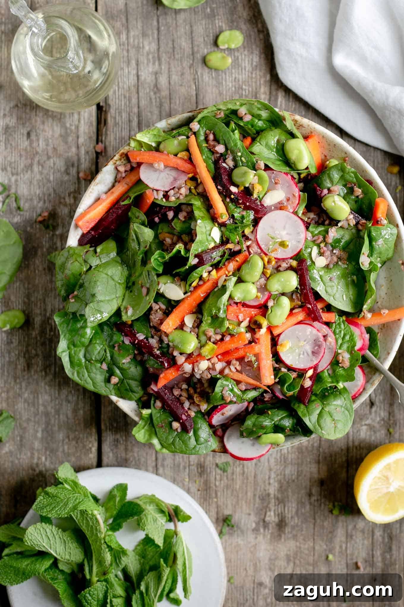 Crisp Spinach and Beetroot Salad with Lemon Vinaigrette 8 Super clean spinach and beetroot salad with buckwheat #saladrecipe #vegansalad #dairyfree | via @annabanana.co